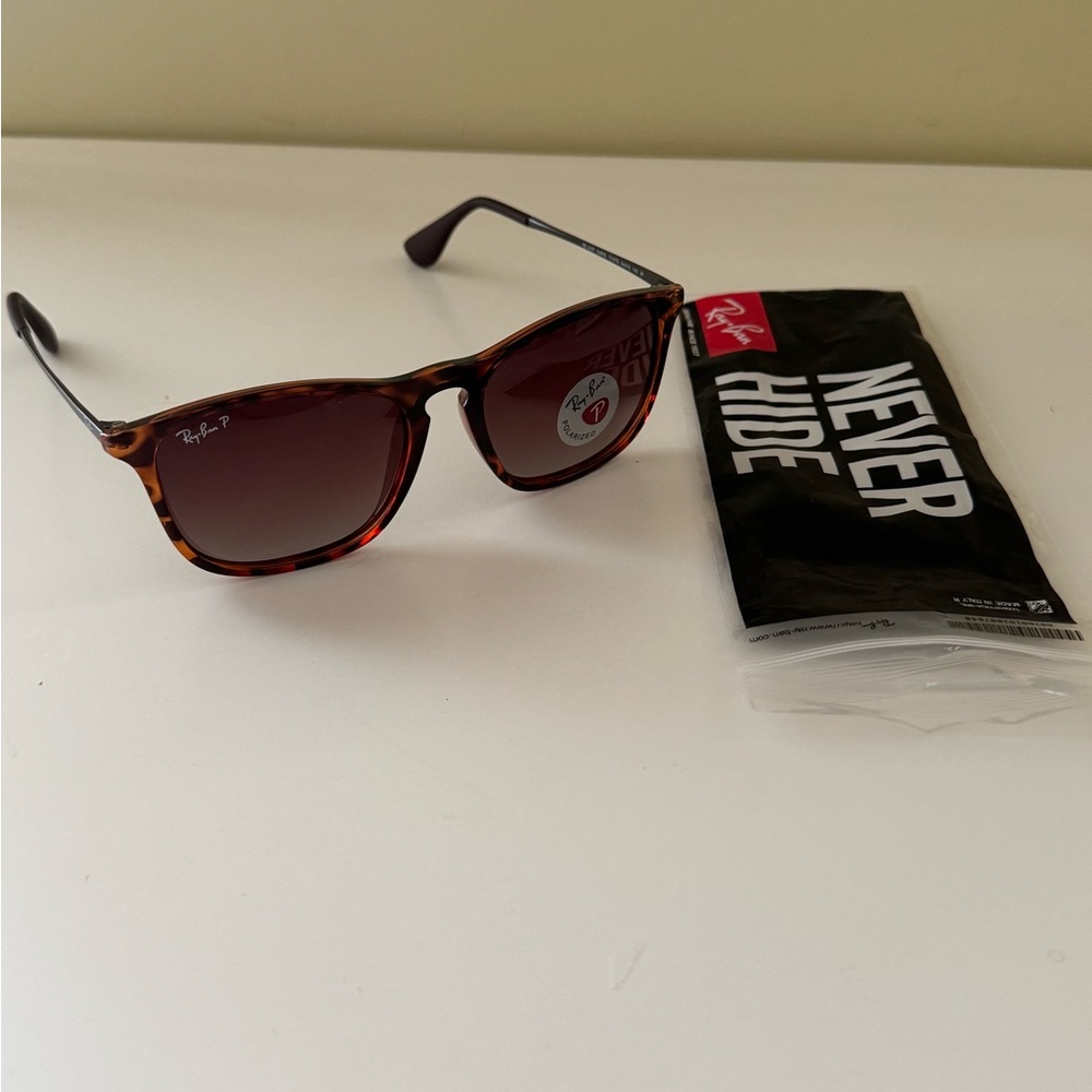 Brand New Ray-Ban RB 4187 CHRIS 710/T5 54 18 145 3P Sunglasses Polarized